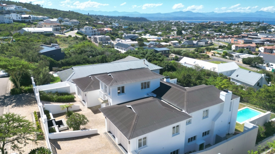 7 Bedroom Property for Sale in Whale Rock Western Cape